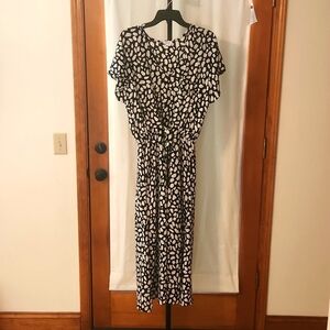 Black and White dress with front tie, Size L